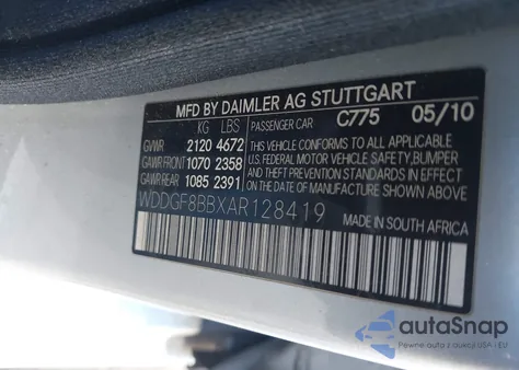 2010 Mercedes-Benz C 300 Luxury 4Matic/Sport 4Matic z USA, uszkodzony, nr VIN WDDGF8BBXAR128419